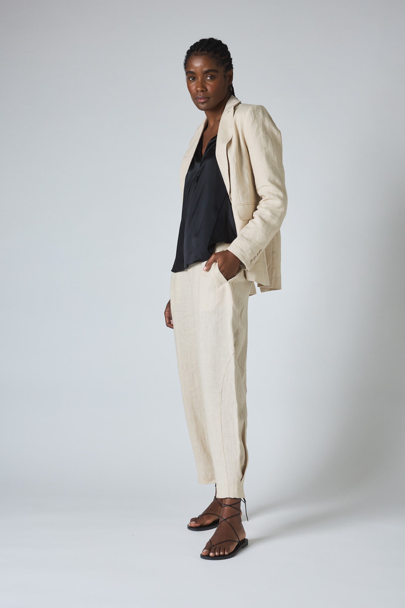 The Linen Classic Blazer That Upgrades You