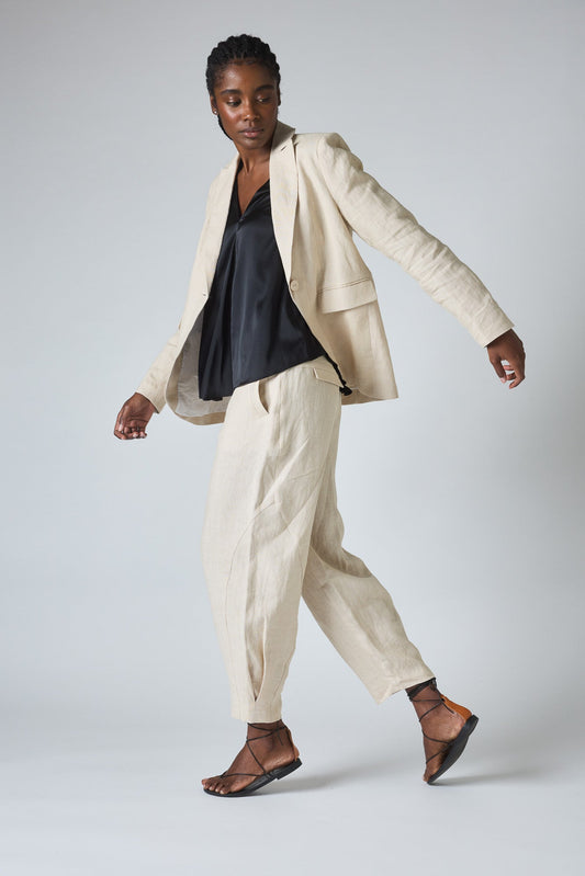 The Linen Detail Oriented Tapered Pant