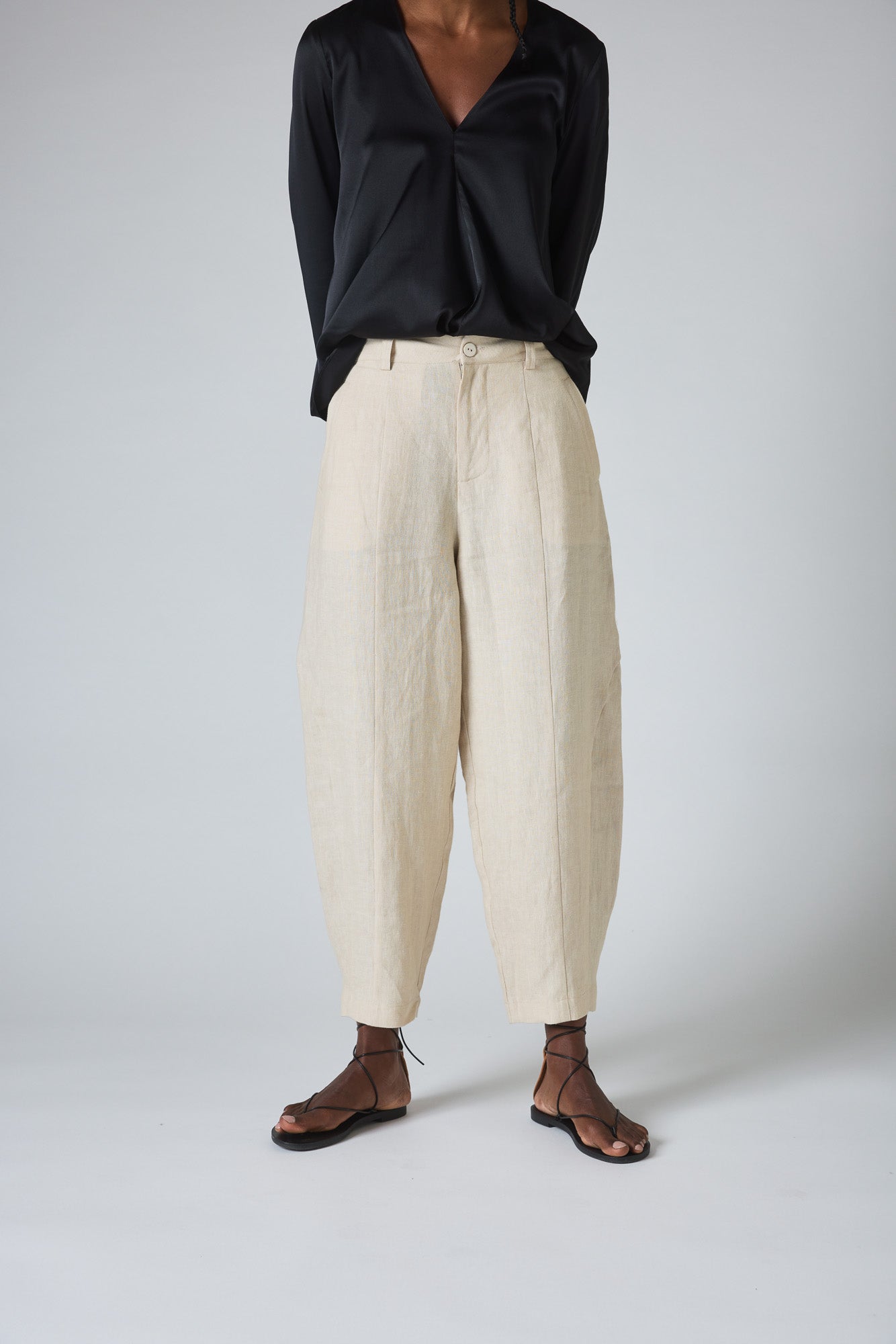 The Linen Detail Oriented Tapered Pant