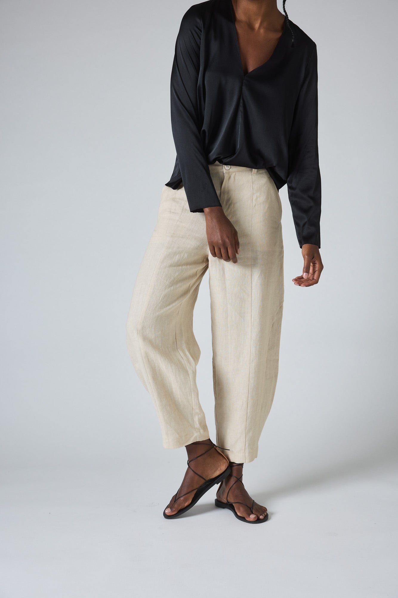 The Linen Detail Oriented Tapered Pant