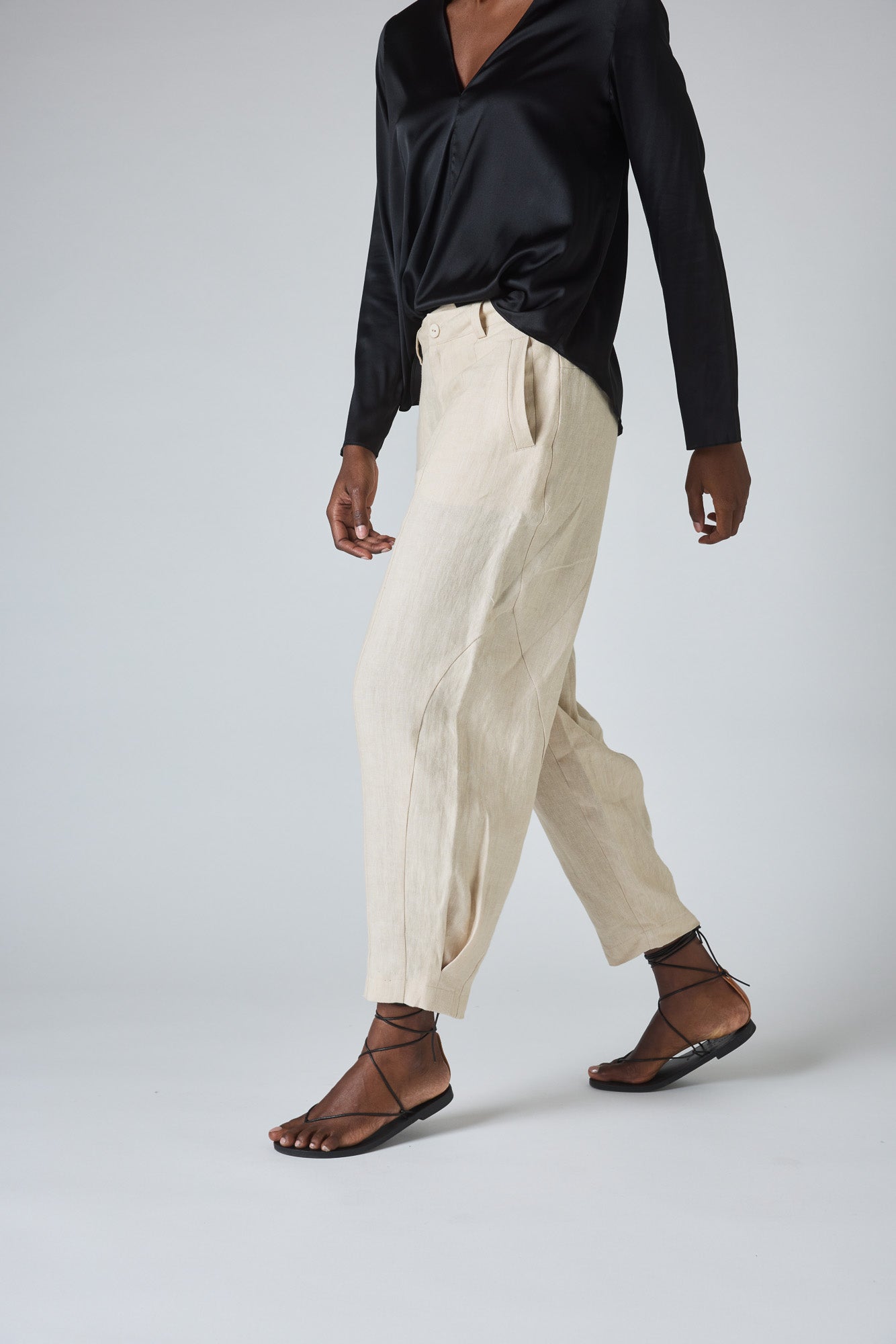 The Linen Detail Oriented Tapered Pant