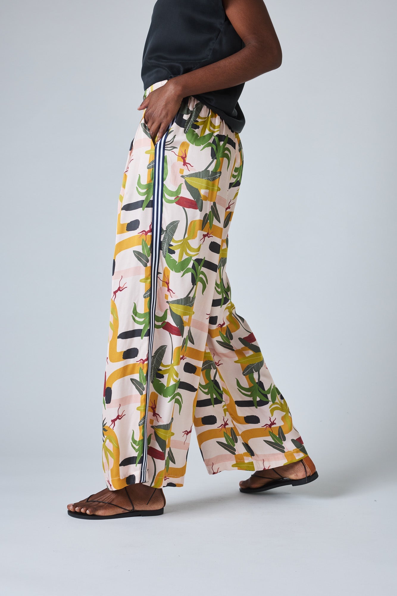 Printed Wide-Leg Trouser