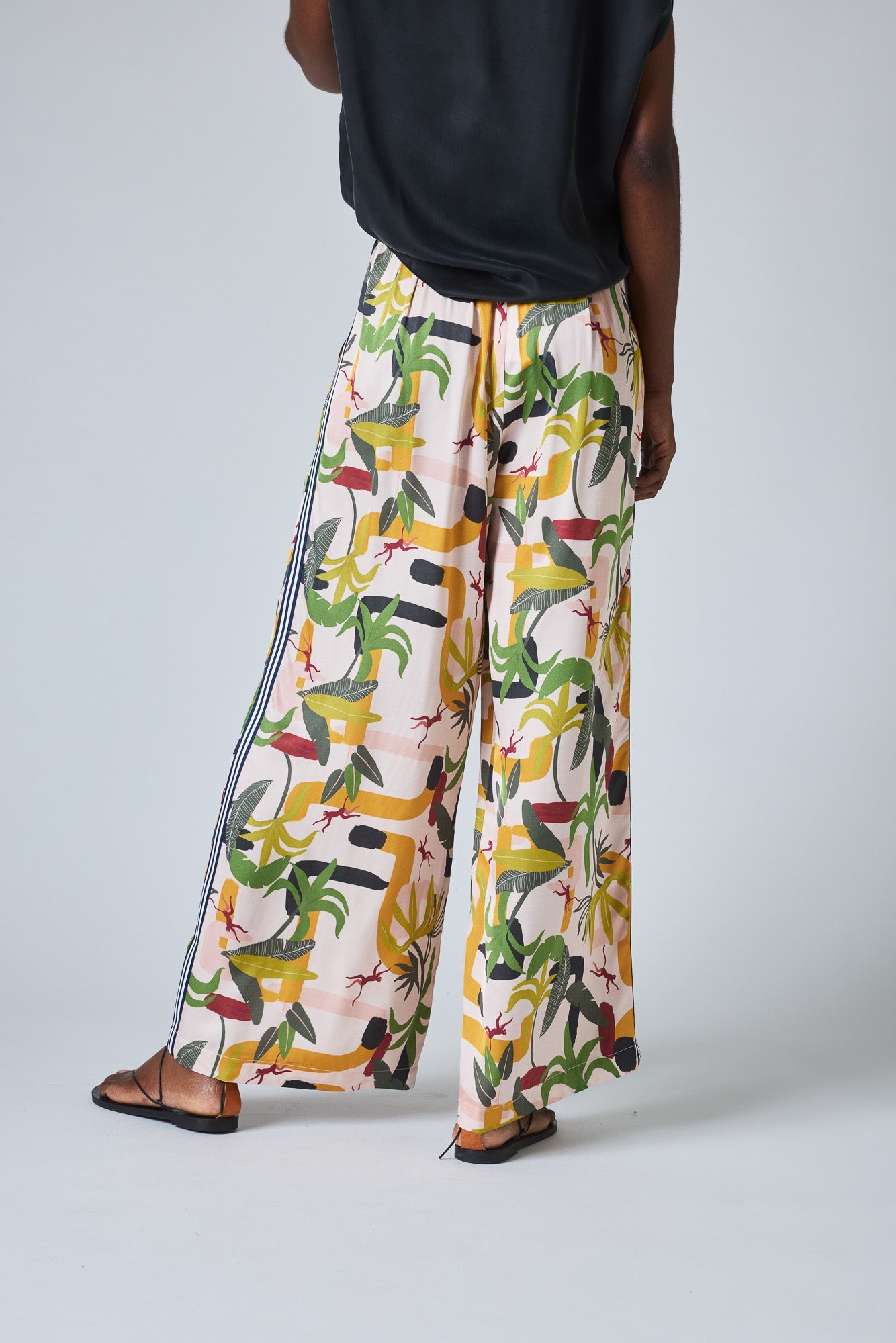 Printed Wide-Leg Trouser