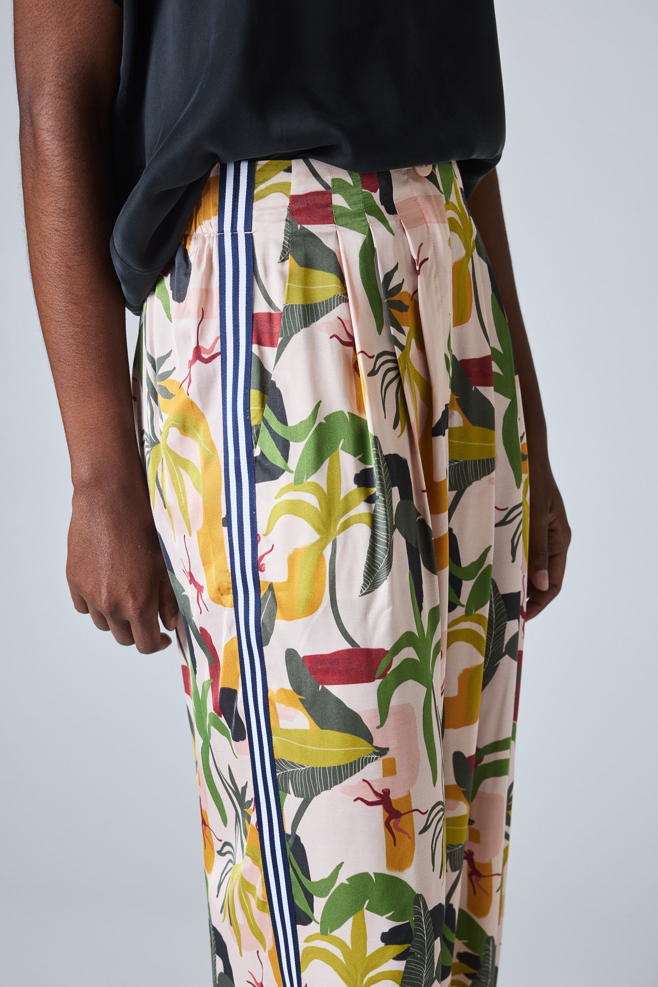 Printed Wide-Leg Trouser