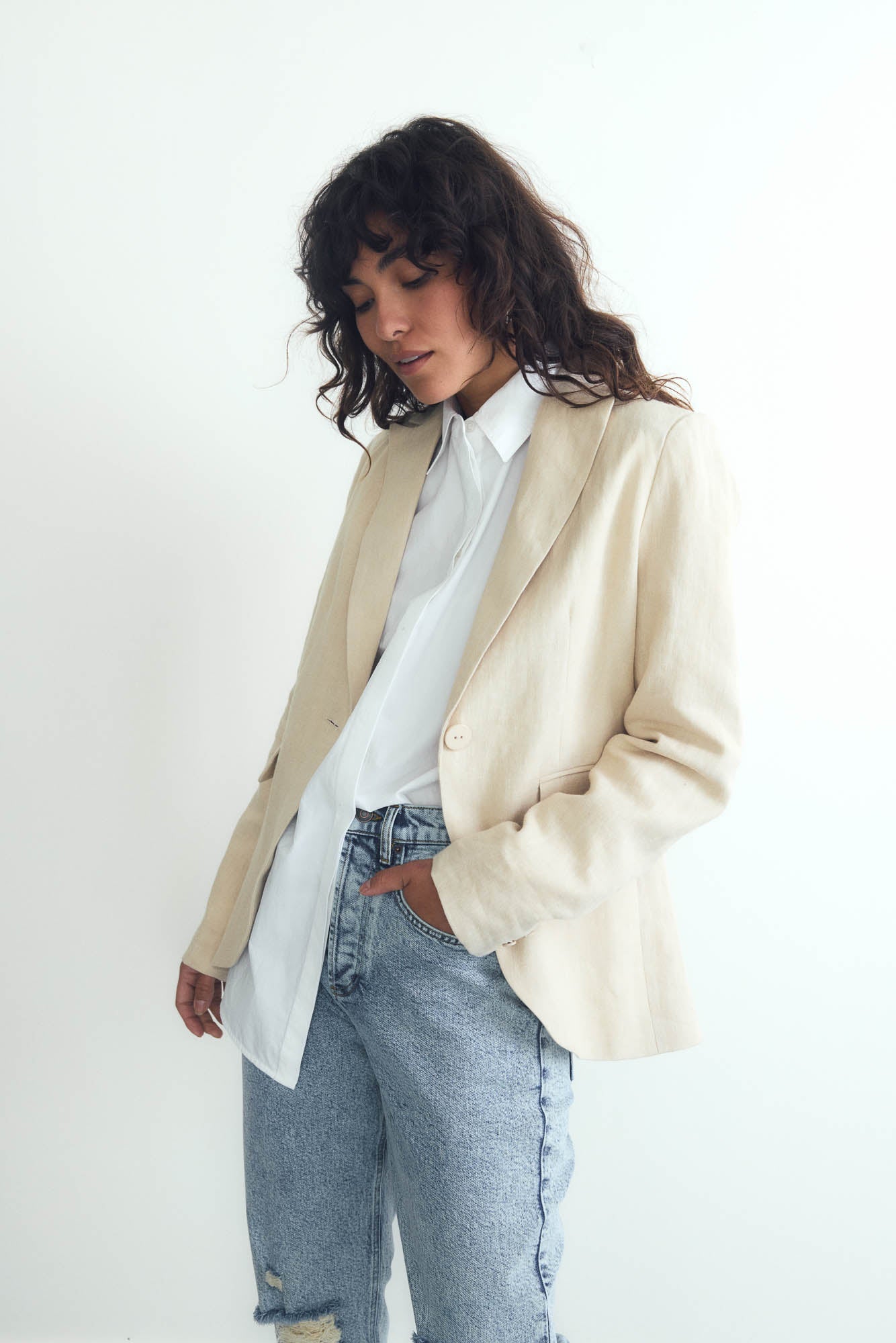 The Linen Classic Blazer That Upgrades You