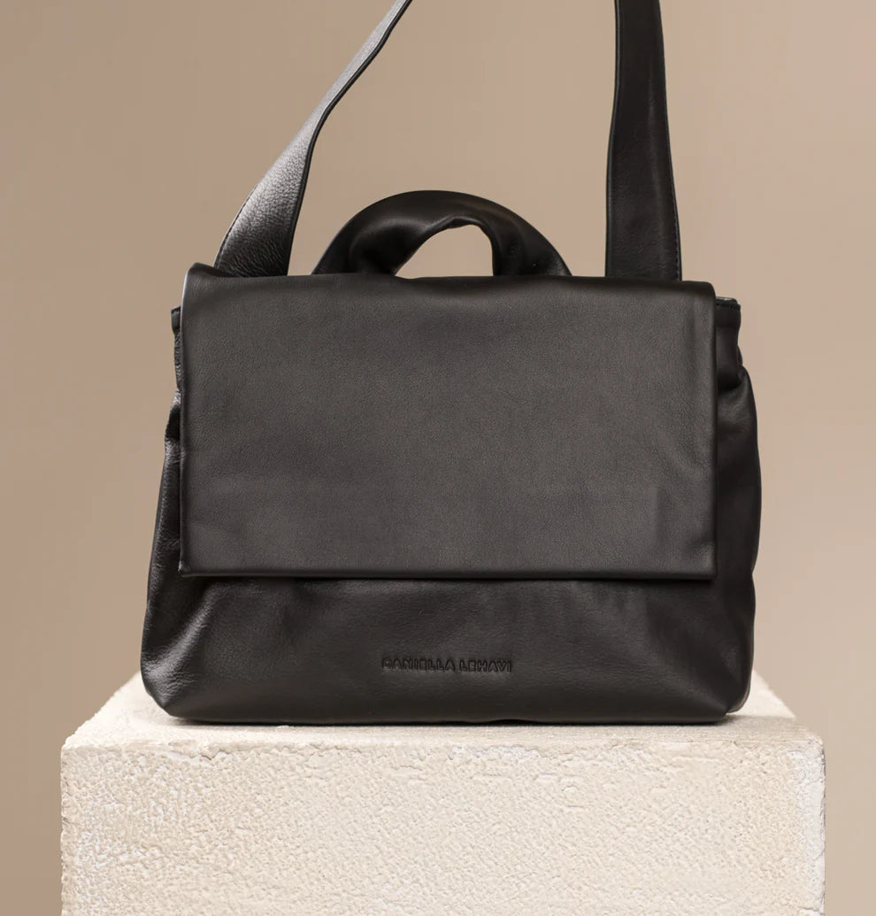 HEIDI MESSENGER BAG TEST