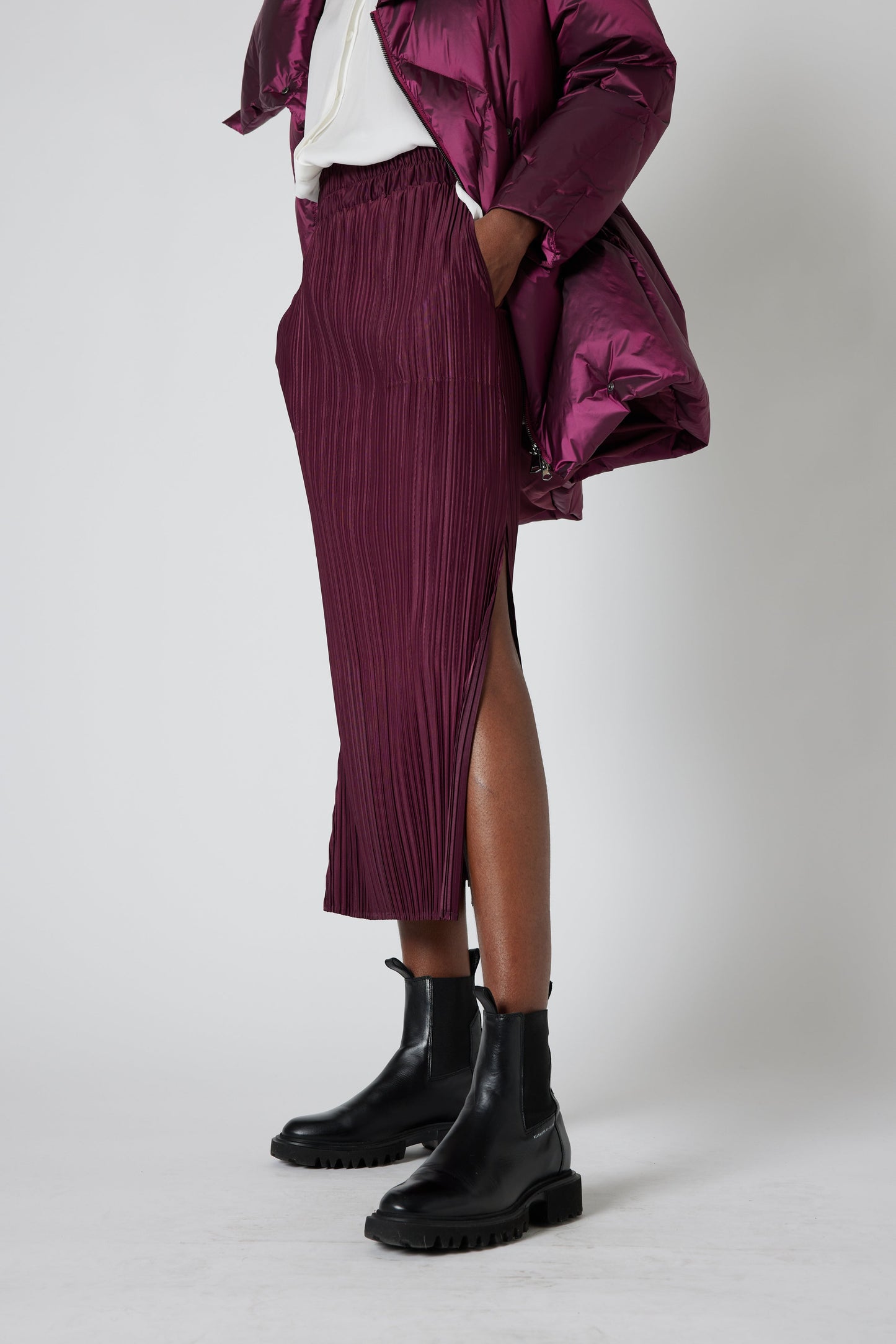 Relaxed Pleated Skirt