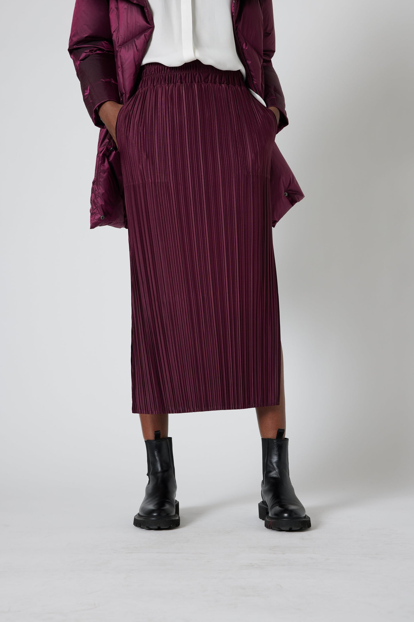 Relaxed Pleated Skirt