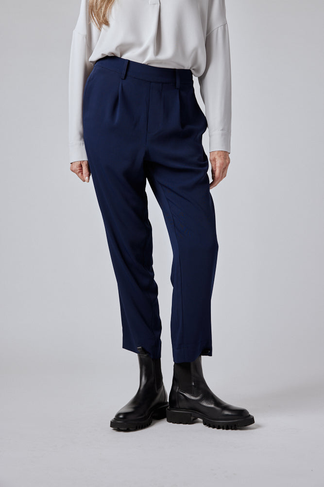Pullover Cigarette Pants