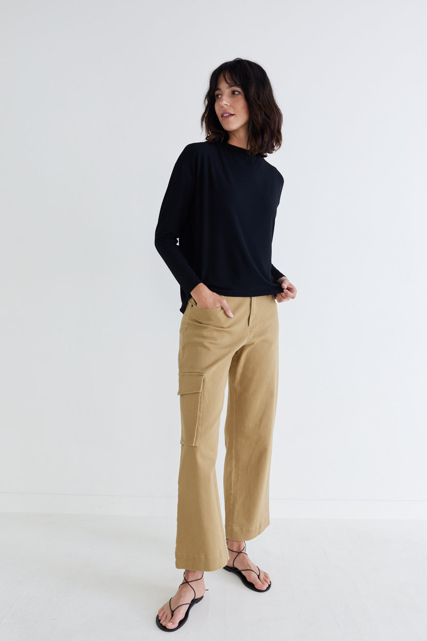 Essential Top With Buttons in the Back