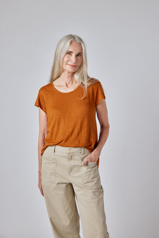 True Basic Scoop Neck Linen Top