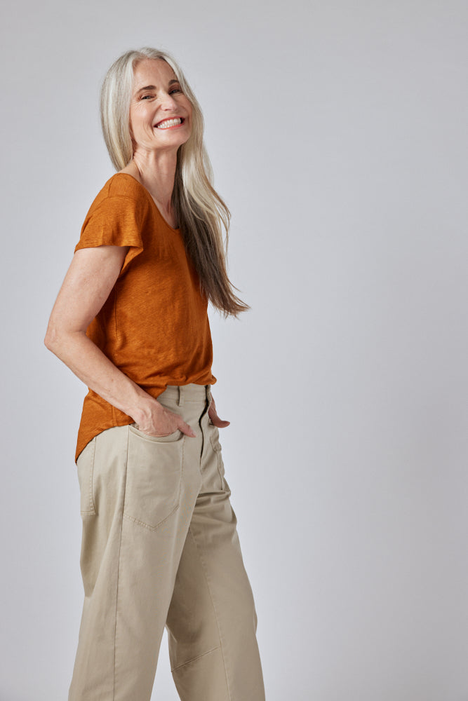 True Basic Scoop Neck Linen Top