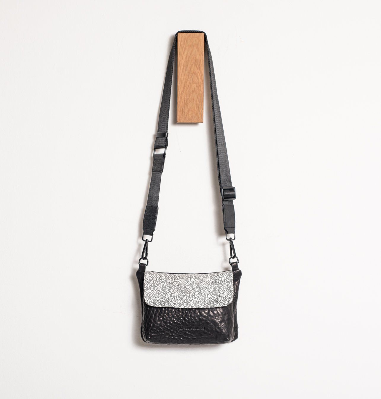 Anita Medium Crossbody